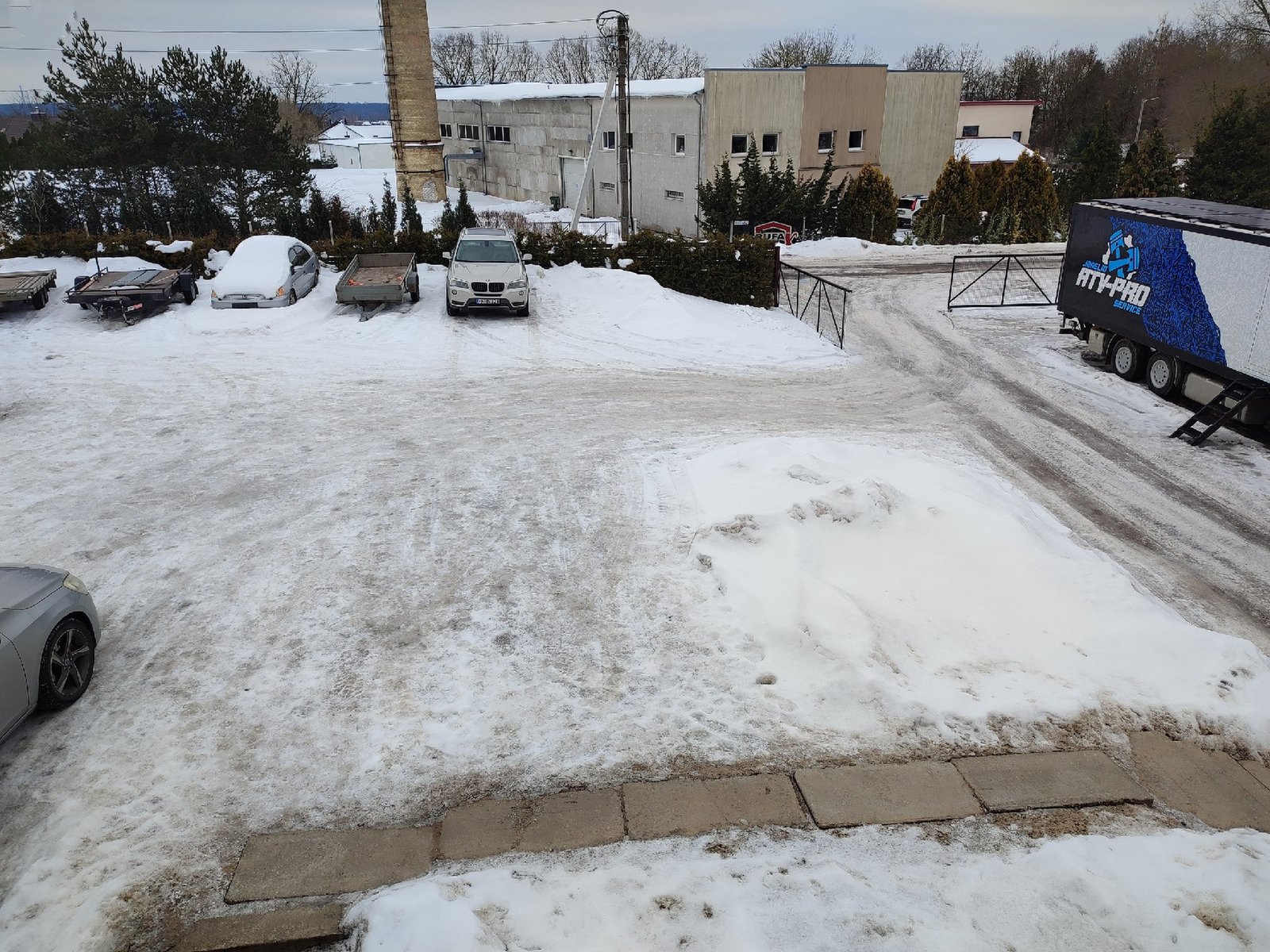 Isnuomojamos-340-m-autotechnikos-serviso-patalpos-domeikava-joniuniu-g(9)